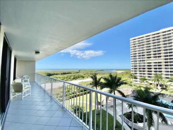 Marco Island Updated Condo Northwest View
