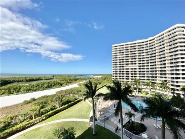 Marco Island Updated Condo Northwest View