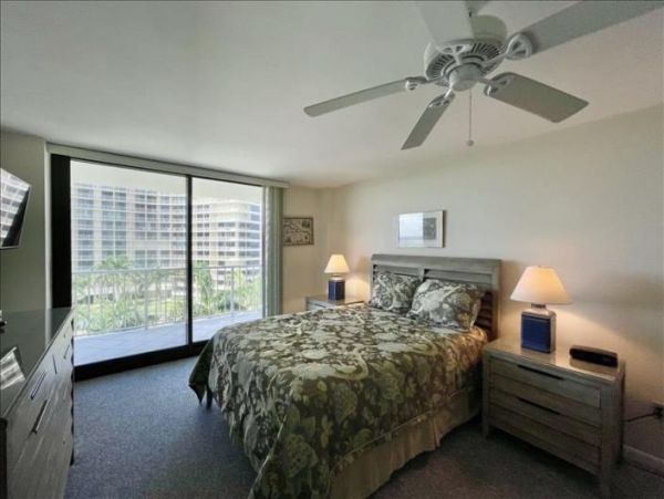 Marco Island Updated Condo Northwest View