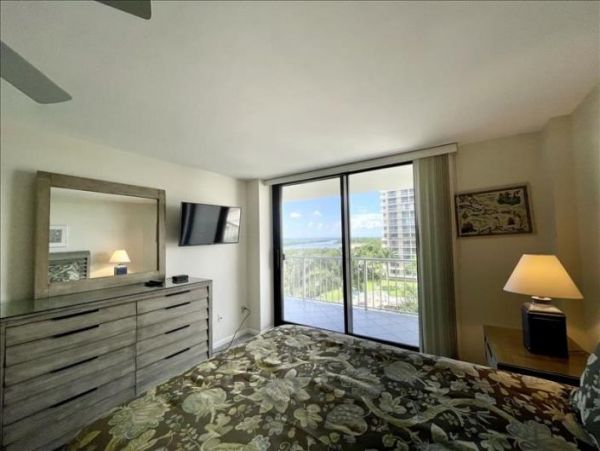 Marco Island Updated Condo Northwest View