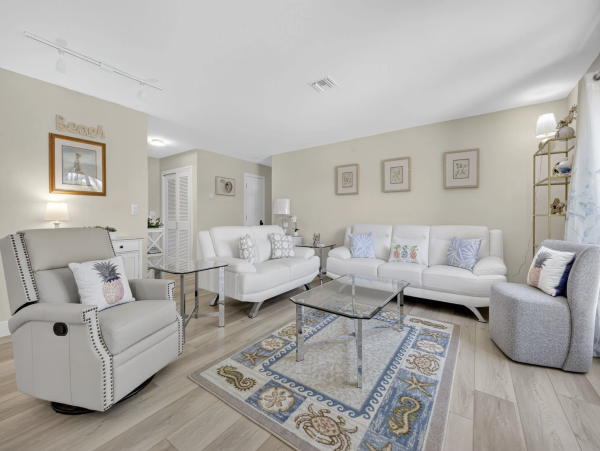 Sanibel Three Bedroom Walk to Beach Vacation Condo