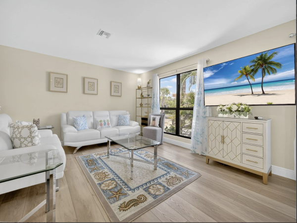 Sanibel Three Bedroom Walk to Beach Vacation Condo