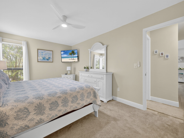 Sanibel Three Bedroom Walk to Beach Vacation Condo