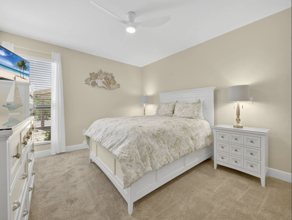 Sanibel Three Bedroom Walk to Beach Vacation Condo