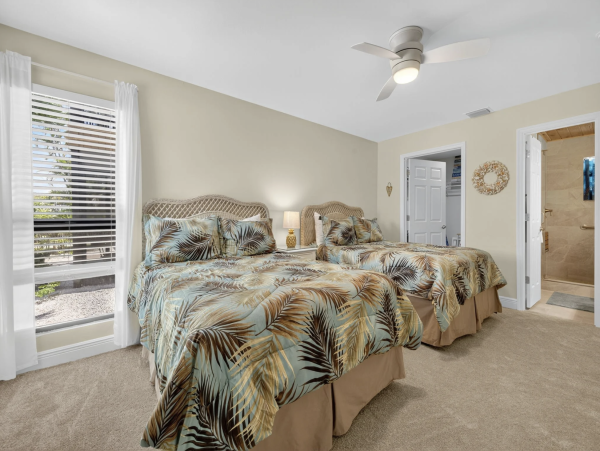 Sanibel Three Bedroom Walk to Beach Vacation Condo