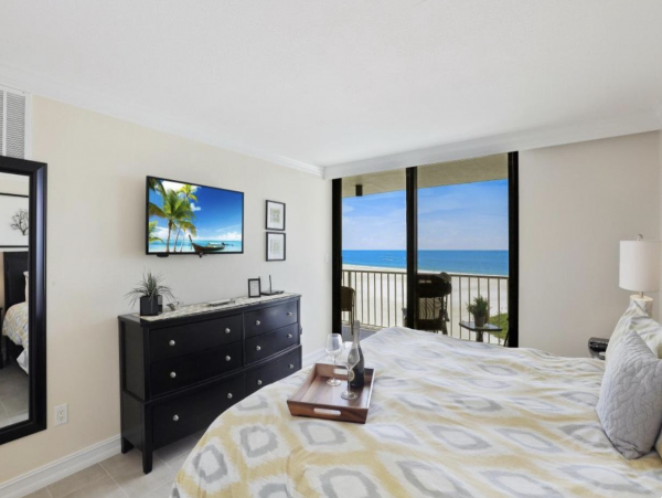 Beachfront 2 Bedroom Marco Island Condo Sleeps 4 Guests