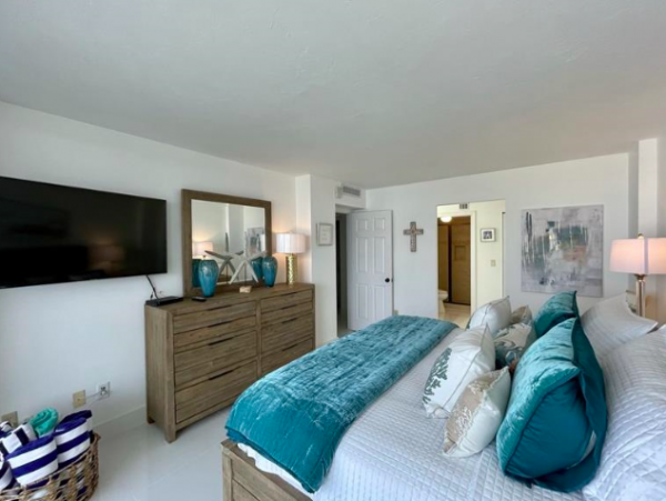 On Beach Marco Island Vacation Condo Two Bedrooms Sleeps 6