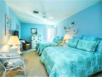 Sanibel Three Bedroom Walk to Beach Vacation Condo Sanibel Three Bedroom Walk to Beach Vacation Condo