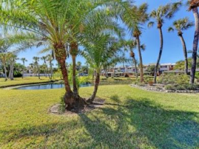 Sarasota Vacation Townhouse Sleeps Six Guests.