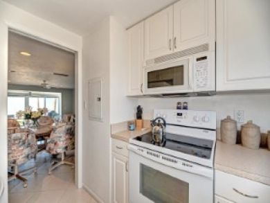 Sarasota Vacation Townhouse Sleeps Six Guests.
