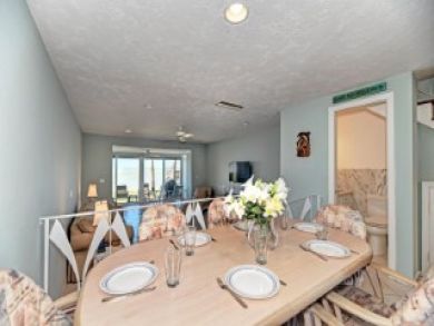 Sarasota Vacation Townhouse Sleeps Six Guests.