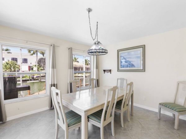 South end Marco Island Vacation Home 2 miles to beach