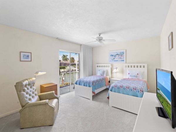 South end Marco Island Vacation Home 2 miles to beach