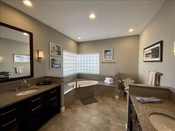 Marco Island Waterfront Home with 4 Bedrooms and Pool
