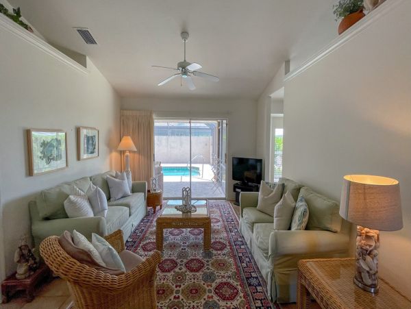 3 Bedroom Vacation Pool Home in Marco Island Close to Beach