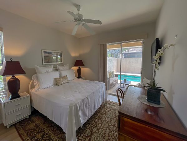 3 Bedroom Vacation Pool Home in Marco Island Close to Beach