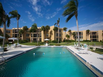 Longboat Key  2 Bedrooms Vacation Condo Bay Views Sleeps 4
