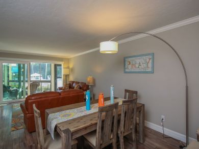 Longboat Key Vacation Condo Sleeps 4 Guests Walk to Beach