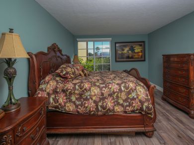 Longboat Key Vacation Condo Sleeps 4 Guests Walk to Beach