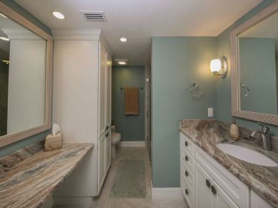 Longboat Key Vacation Condo Sleeps 4 Guests Walk to Beach