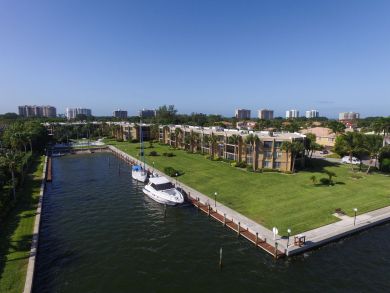 Longboat Key Vacation Condo Sleeps 4 Guests Walk to Beach