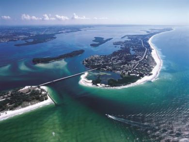 Longboat Key Vacation Condo Sleeps 4 Guests Walk to Beach
