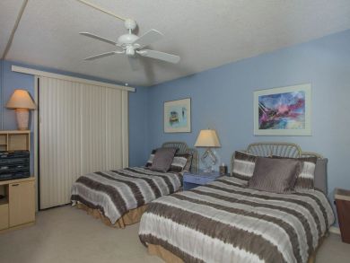 Longboat Key  Vacation Condo On Beach Sleeps Eight