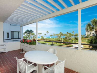 Longboat Key  Vacation Condo On Beach Sleeps Eight