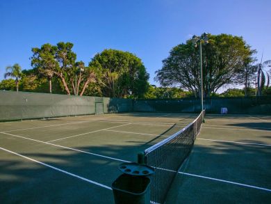 Longboat Key  Vacation Condo On Beach Sleeps Eight