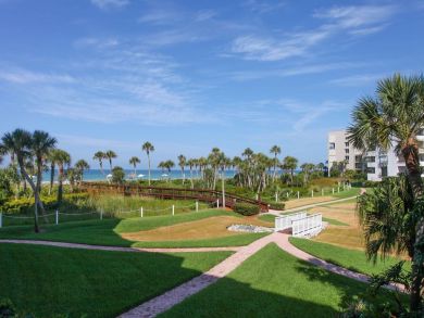 Longboat Key  Vacation Condo On Beach Sleeps Eight