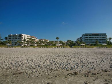 Longboat Key  Vacation Condo On Beach Sleeps Eight