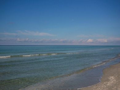 Longboat Key  Vacation Condo On Beach Sleeps Eight