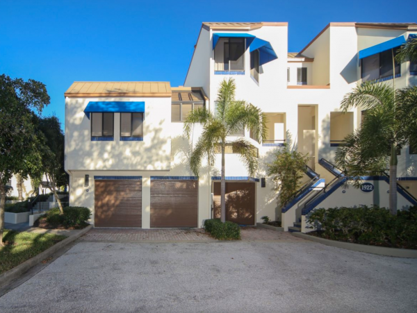 Beautiful Longboat Key Vacation Condo Walk to Beach