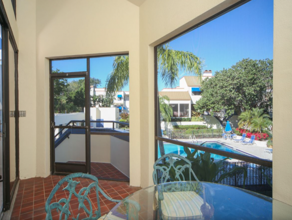 Beautiful Longboat Key Vacation Condo Walk to Beach