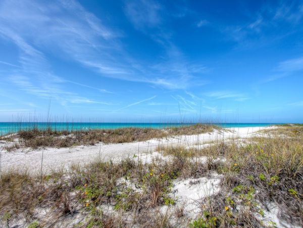 Seaplace Two Bedroom Unit Steps from Beach