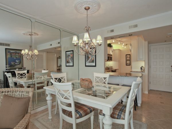 Seaplace Two Bedroom Unit Steps from Beach