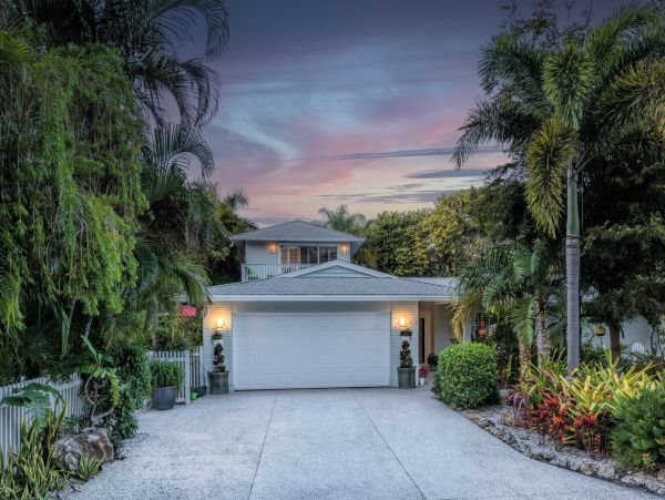 Siesta Key Vacation Home, Three Bedrooms, Private Pool