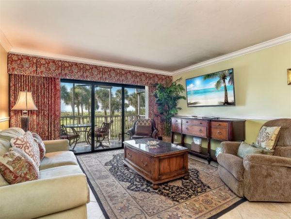 Luxury Beachfront Condo Island Resort - Perfect Getaway