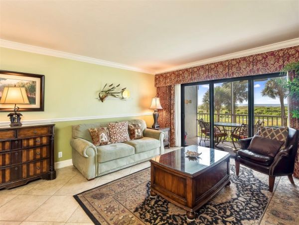 Luxury Beachfront Condo Island Resort - Perfect Getaway