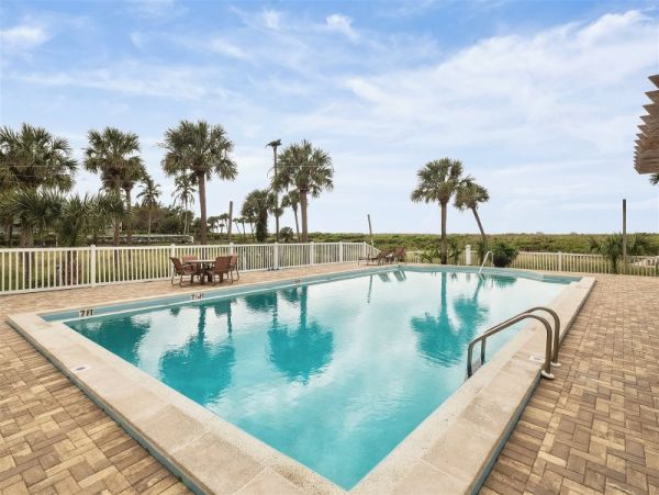 Luxury Beachfront Condo Island Resort - Perfect Getaway