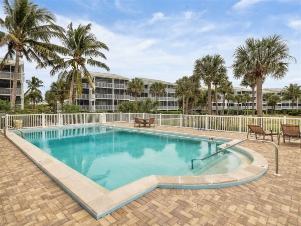 Luxury Beachfront Condo Island Resort - Perfect Getaway