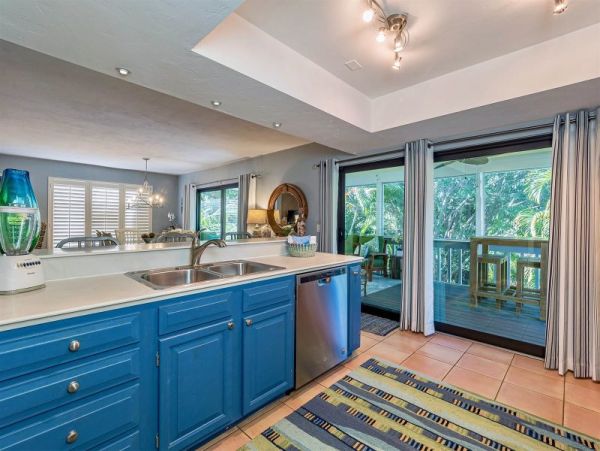 Luxury All the Way Captiva Vacation Pool Home Walk To Beach