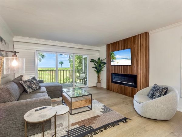 Captiva Island Vacation Condo On Beach Sleeps Six Guests