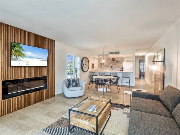 Captiva Island Vacation Condo On Beach Sleeps Six Guests