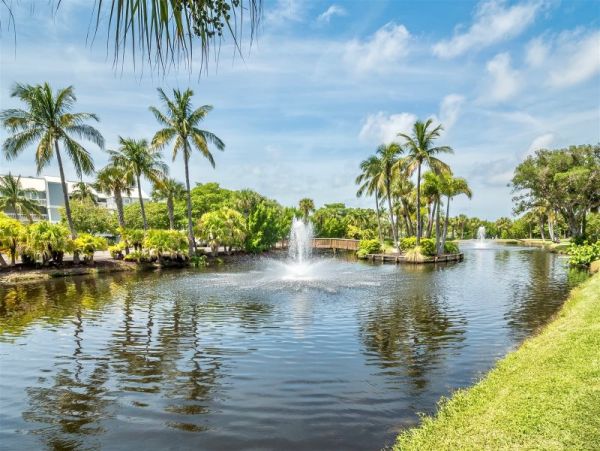 Captiva Island Vacation Condo On Beach Sleeps Six Guests