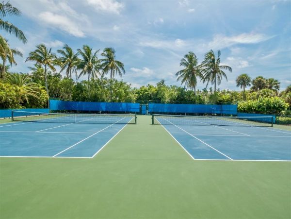 Captiva Island Vacation Condo On Beach Sleeps Six Guests
