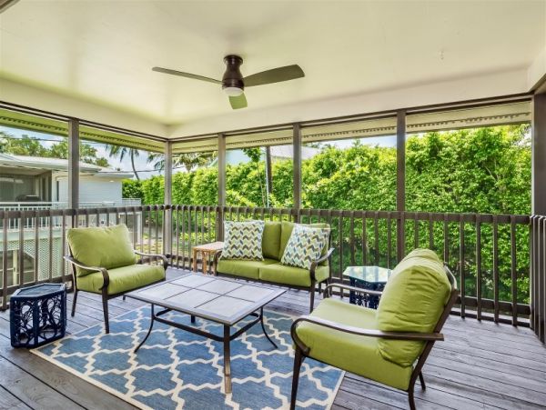 Captiva 2 Bedroom Vacation Home Short Walk to Beach Sleeps 6