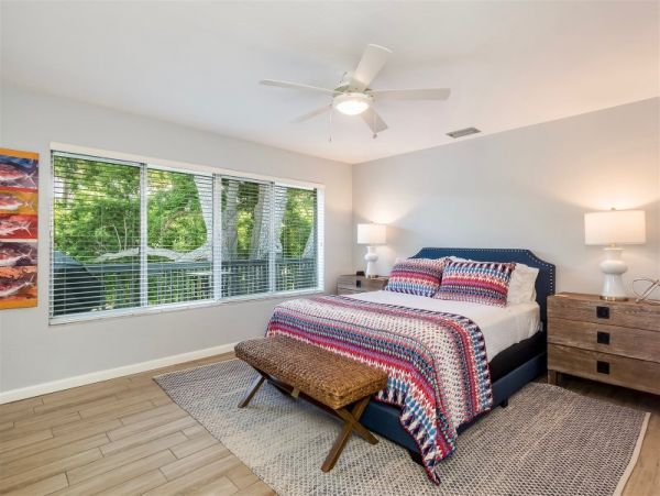 Captiva 2 Bedroom Vacation Home Short Walk to Beach Sleeps 6