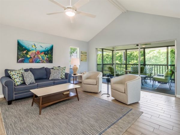 Captiva 2 Bedroom Vacation Home Short Walk to Beach Sleeps 6