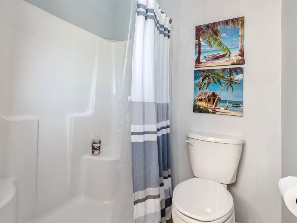 Captiva 2 Bedroom Vacation Home Short Walk to Beach Sleeps 6